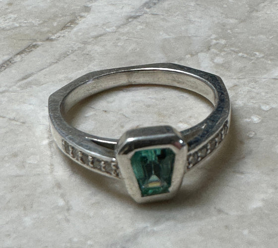 Colombian Emerald Ring in Sterling Silver size 6.75